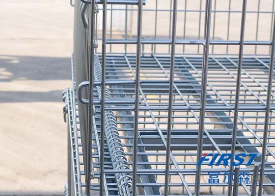 Conteneur de grillage utilisé en stockant des marchandises dans l'entrepôt